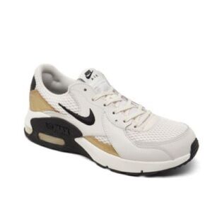 New - never worn. Women’s Nike AirMax size 8